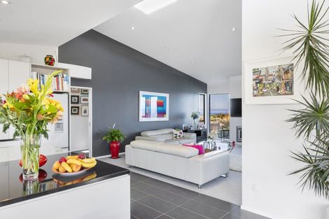 Photo of property in 25 Highgrove, Saint Clair, Dunedin, 9012