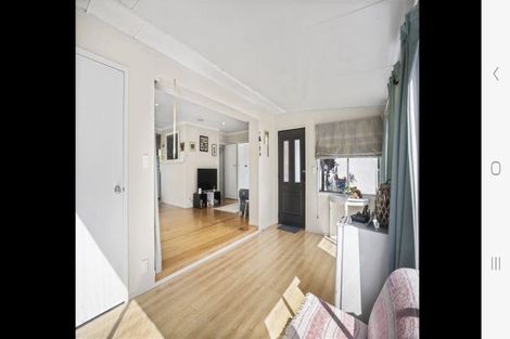 Photo of property in 29a Glenfern Road, Mellons Bay, Auckland, 2014