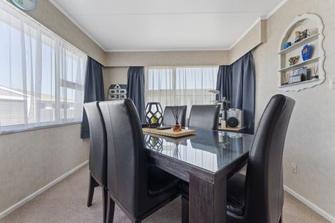 Photo of property in 26 Dunk Place, Milson, Palmerston North, 4414