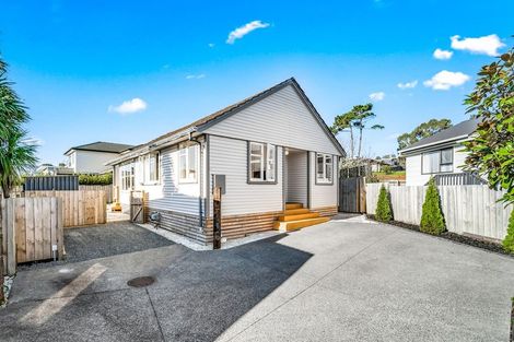 Photo of property in 921c Whangaparaoa Road, Manly, Whangaparaoa, 0930