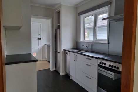 Photo of property in 66 Airlie Road, Plimmerton, Porirua, 5026