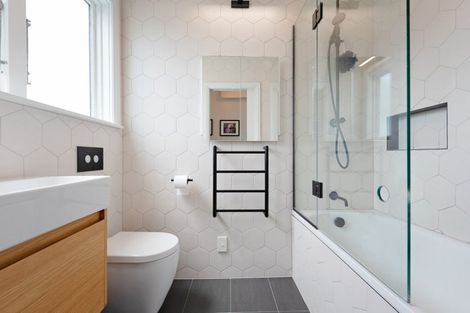 Photo of property in 2 Highland Crescent, Wadestown, Wellington, 6012