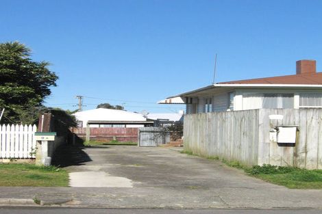 Photo of property in 2/9 Belgrave Place, Papakura, 2110