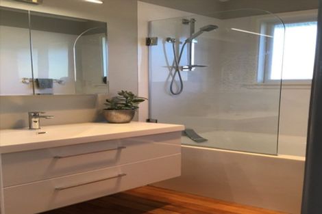 Photo of property in 4 Lochee Road, Upper Riccarton, Christchurch, 8041