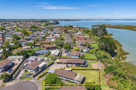 Photo of property in 12 Pureora Place, Clendon Park, Auckland, 2103