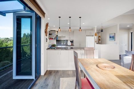 Photo of property in 127 Wairau Road, Oakura, 4314