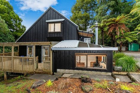 Photo of property in 812 West Coast Road, Oratia, Auckland, 0604