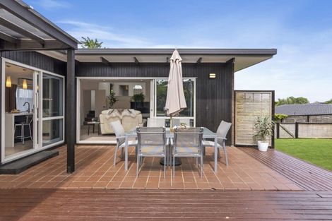 Photo of property in 11 Bacot Place, Howick, Auckland, 2014