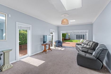 Photo of property in 116 Seaview Road, Paraparaumu Beach, Paraparaumu, 5032