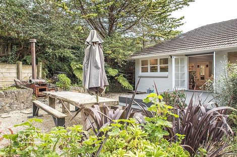 Photo of property in 97 Pinehaven Road, Pinehaven, Upper Hutt, 5019