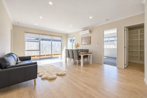 Photo of property in 3 Konoba Avenue, Kumeu, 0810