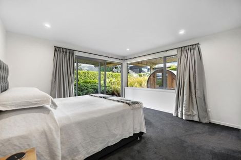 Photo of property in 23 Cedar Drive, Kelvin Heights, Queenstown, 9300