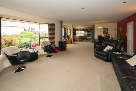 Photo of property in 6 Kenilworth Road, Oamaru North, Oamaru, 9400