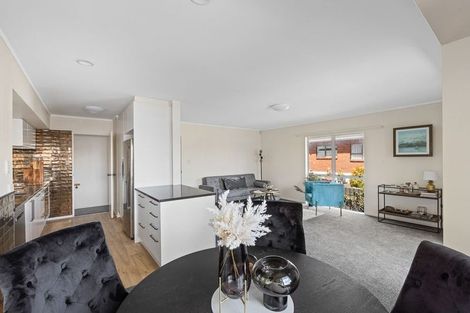 Photo of property in 2a Trafalgar Road, Milford, Auckland, 0620