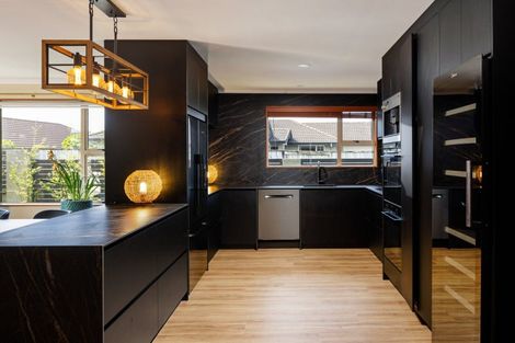 Photo of property in 18 Gibbston Close, Huntington, Hamilton, 3210