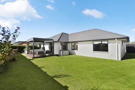 Photo of property in 18a Rose Leigh Drive, Cambridge, 3434