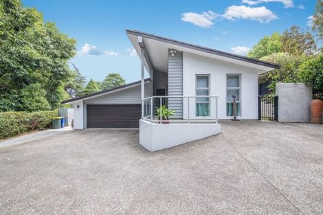 Photo of property in 15 Oakford Park Crescent, Greenhithe, Auckland, 0632