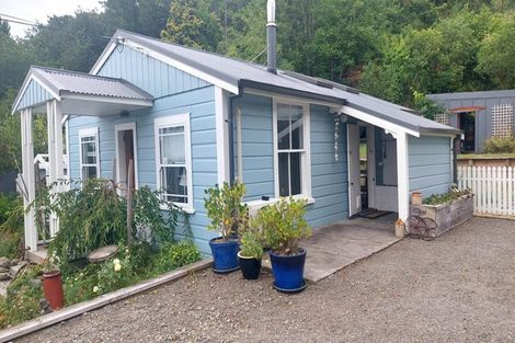 Photo of property in 41 Watt Street, Featherston, 5710