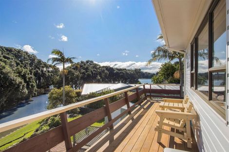 Photo of property in 46 Roretana Drive, Athenree, Katikati, 3177