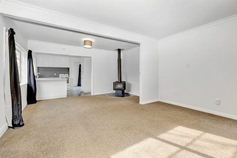 Photo of property in 48 Stokes Valley Road, Stokes Valley, Lower Hutt, 5019