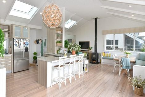 Photo of property in 103 The Esplanade, Manly, Whangaparaoa, 0930