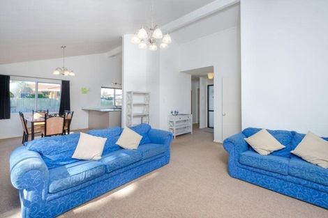 Photo of property in 204b Edmonton Road, Te Atatu South, Auckland, 0610