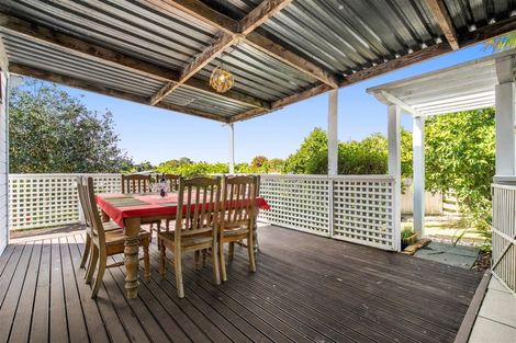 Photo of property in 3 Hamilton Drive, Waiuku, 2123