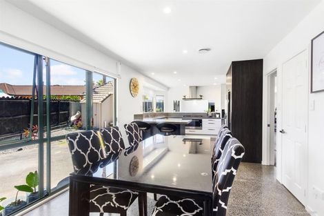 Photo of property in 8 Chippewa Place, Conifer Grove, Takanini, 2112