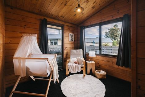 Photo of property in 12 Suzanne Grove, Kelvin Grove, Palmerston North, 4414