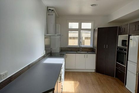 Photo of property in 406 Evans Bay Parade, Hataitai, Wellington, 6021