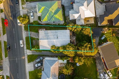 Photo of property in 74 Waimumu Road, Massey, Auckland, 0614