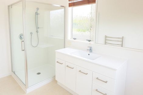 Photo of property in 2/5 Kenmure Avenue, Forrest Hill, Auckland, 0620