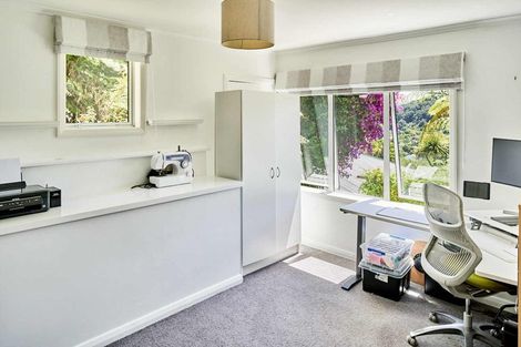 Photo of property in 35 Walter Road, Lowry Bay, Lower Hutt, 5013