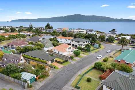 Photo of property in 17 Watson Drive, Paraparaumu Beach, Paraparaumu, 5032