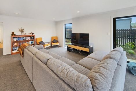 Photo of property in 44 Oakum Road, Whitby, Porirua, 5024