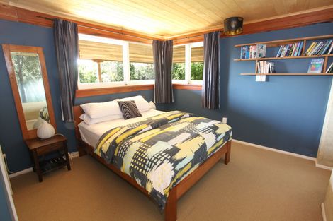 Photo of property in 21 Calvert Road, Raglan, 3297