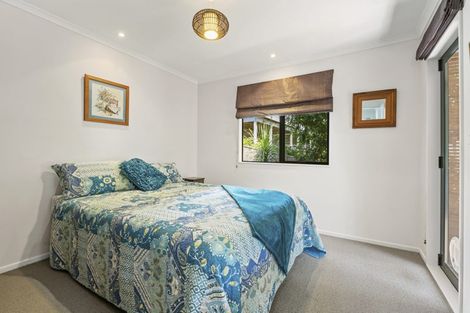 Photo of property in 9 Grovenor Drive, Orewa, 0931