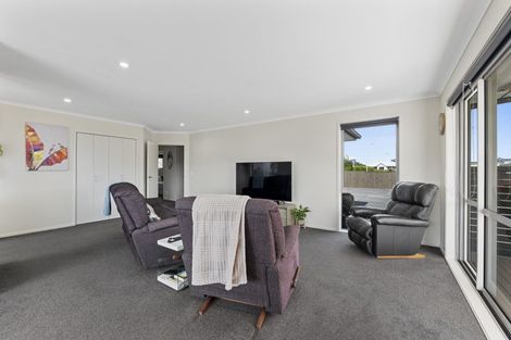 Photo of property in 2 Wentworth Lane, Waiwhakaiho, New Plymouth, 4312