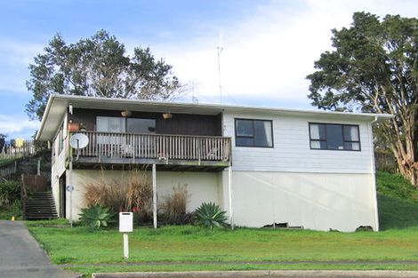 Photo of property in 13 Logan Place, Te Kamo, Whangarei, 0112