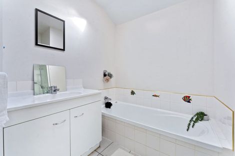 Photo of property in 8/36 John Jennings Drive, Oteha, Auckland, 0632