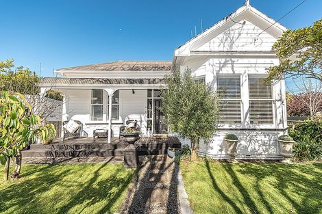 Photo of property in 24 Brassey Road, Saint Johns Hill, Whanganui, 4500