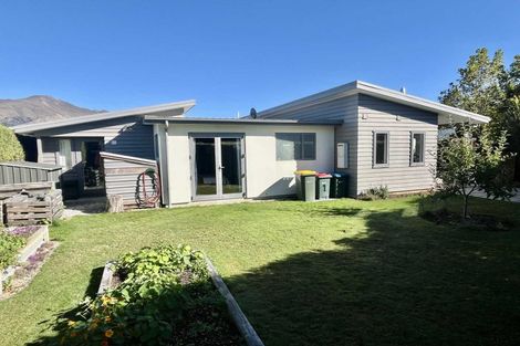 Photo of property in 1 Kakapo Court, Wanaka, 9305