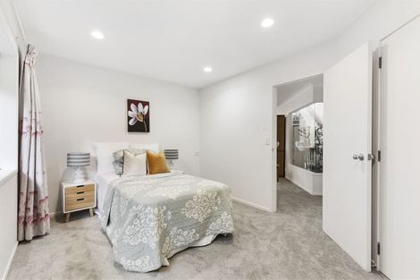 Photo of property in 8 Gillard Place, Eastern Beach, Auckland, 2012