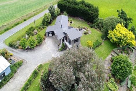 Photo of property in 374 Mangaone Road, Halcombe, Feilding, 4779