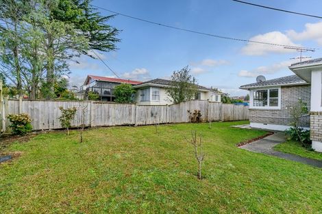 Photo of property in 22 Cron Avenue, Te Atatu South, Auckland, 0610