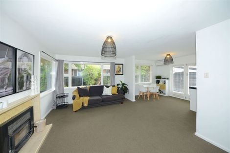 Photo of property in 338 Memorial Avenue, Burnside, Christchurch, 8053