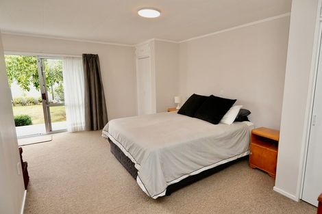 Photo of property in 112 Ruamahanga Crescent, Terrace End, Palmerston North, 4410