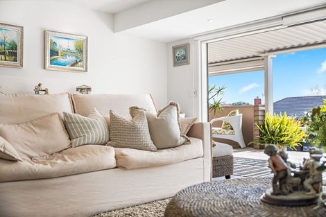 Photo of property in 1/24 Clifton Road, Hauraki, Auckland, 0622