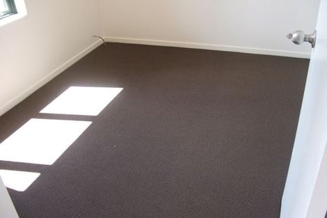 Photo of property in Lynn Park Terrace, 1/12 Ambrico Place, New Lynn, Auckland, 0600