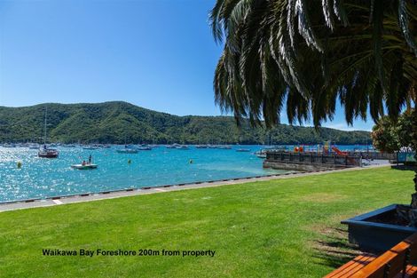 Photo of property in 21 Amelia Crescent, Waikawa, Picton, 7220